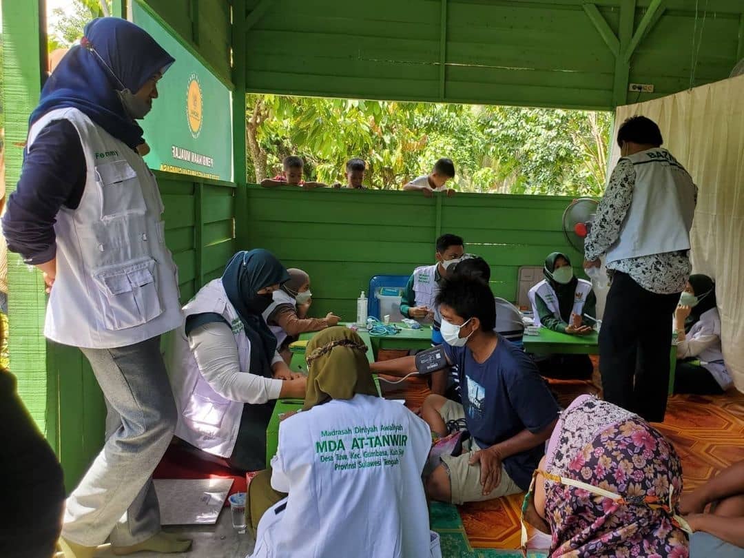 Baznas Sulteng Berkolaborasi, RSB Palu Dan MCB dalam Pelayanan Kesehatan Lansia dan Khitanan Massal di Desa Tuva.